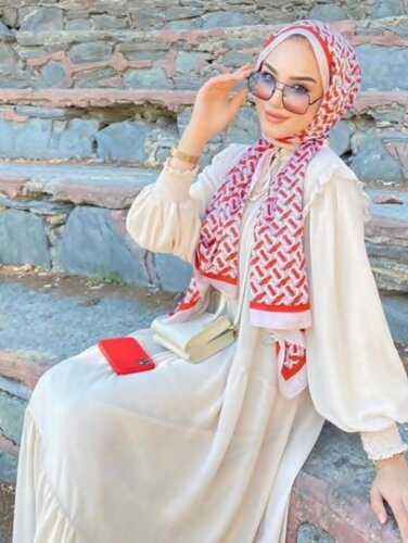 Türbanlı Hatun Pervin - Çapa